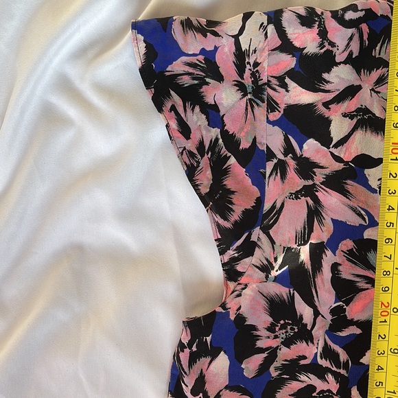 JCrew Flutter Sleeve Hibiscus 100% Silk Top Sz Approx 8 See Measurements ADD ON - Picture 15 of 16